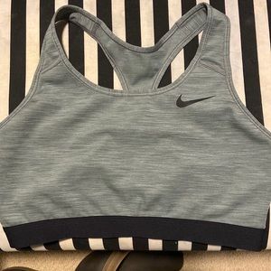 Gray Nike dry fit women’s sports bra. Size XL. EUC. Smoke free home.